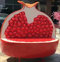 Large fruit bench staute for shopping mall decoration